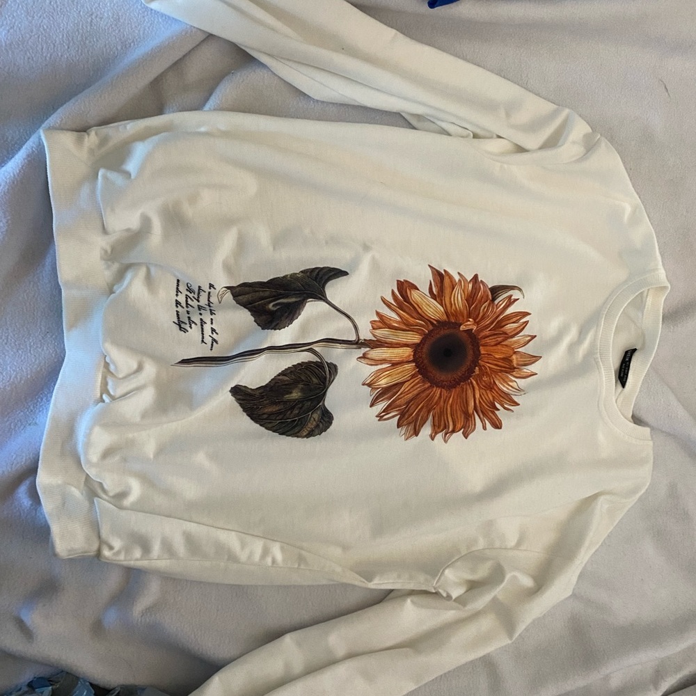 Shein flower crewneck!